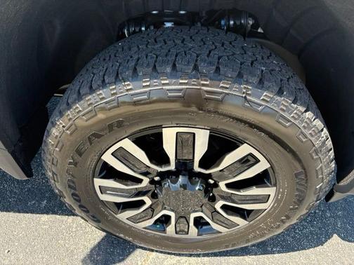 Glacier White Tricoat 2026 GMC Sierra 2500 Denali Ultimate