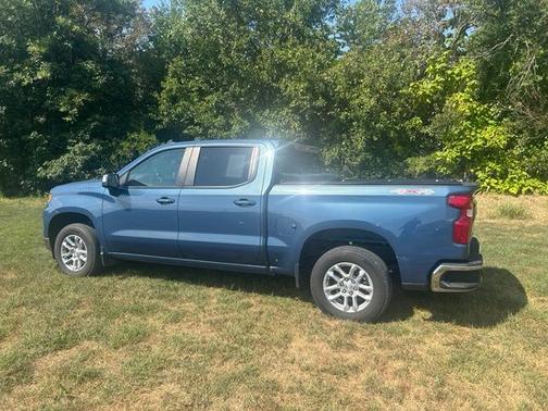 Lakeshore Blue Metallic 2024 Chevrolet Silverado 1500 LT