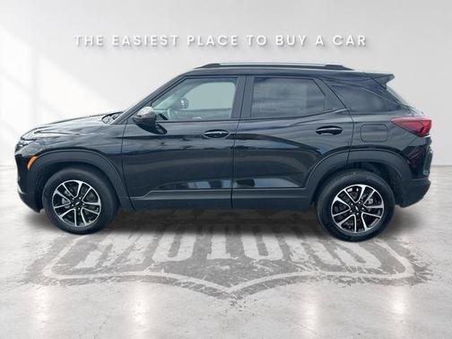 Mosaic Black Metallic 2026 Chevrolet Trailblazer LT