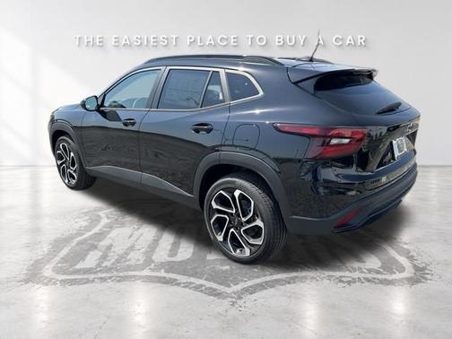 Mosaic Black Metallic 2026 Chevrolet Trax 2RS
