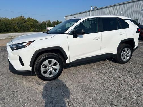 Ice 2025 Toyota RAV4 LE