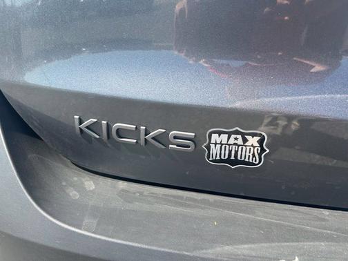 Gun Metallic 2026 Nissan Kicks SR