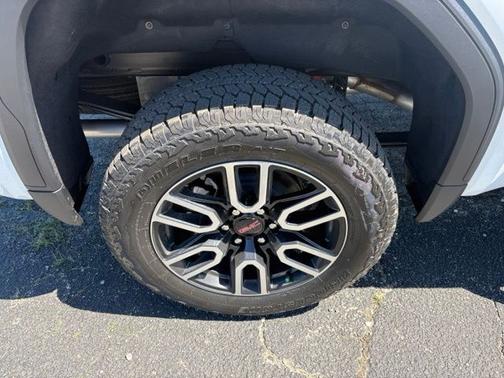 Summit White 2026 GMC Sierra 1500 AT4