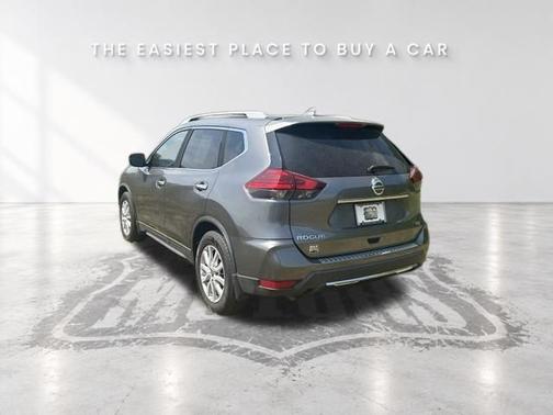Gun Metallic 2017 Nissan Rogue SV