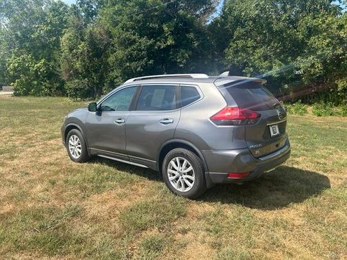 Gun Metallic 2017 Nissan Rogue SV
