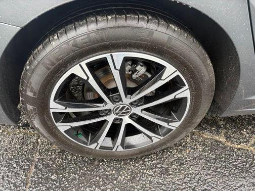 Pyrite Silver Metallic 2025 Volkswagen Jetta 1.5T Sport