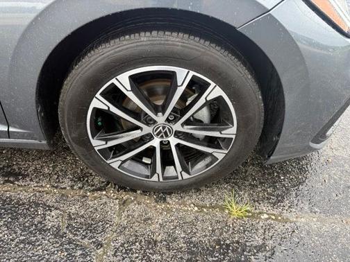 Pyrite Silver Metallic 2025 Volkswagen Jetta 1.5T Sport