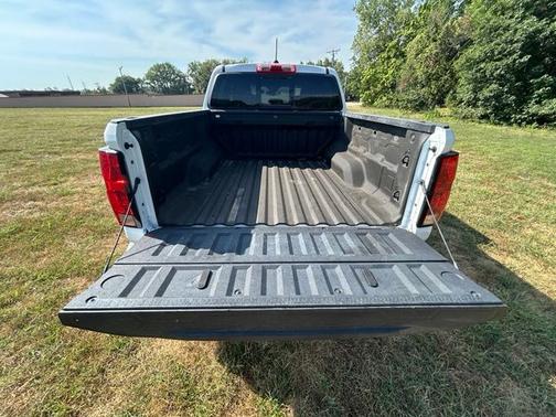 Summit White 2024 Chevrolet Colorado Work Truck