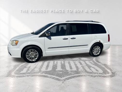 Bright White Clearcoat 2014 Chrysler Town & Country Limited