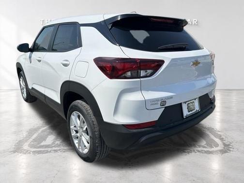 Summit White 2026 Chevrolet Trailblazer LS