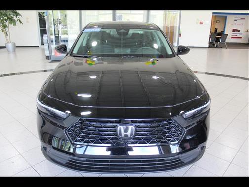 Crystal Black Pearl 2025 Honda Accord LX 1.5T