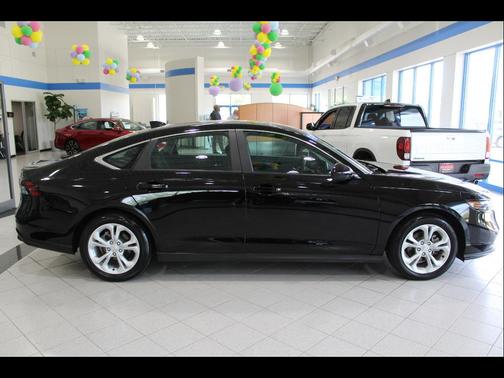 Crystal Black Pearl 2025 Honda Accord LX 1.5T