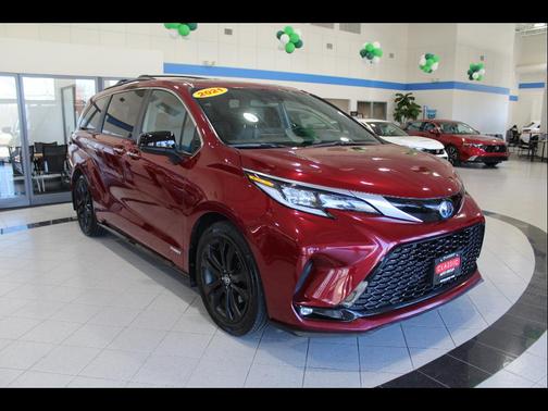 2021 Toyota Sienna XSE 7 Passenger