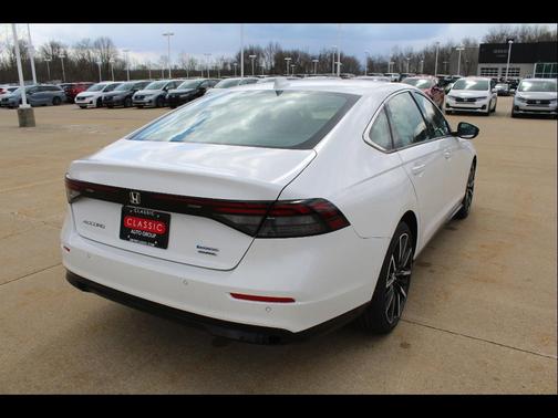 Platinum White Pearl 2026 Honda Accord Hybrid Touring