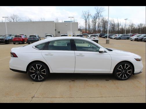 Platinum White Pearl 2026 Honda Accord Hybrid Touring
