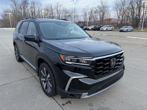 2023 Honda Pilot Touring 8-Passenger