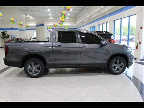 Modern Steel Metallic 2023 Honda Ridgeline RTL