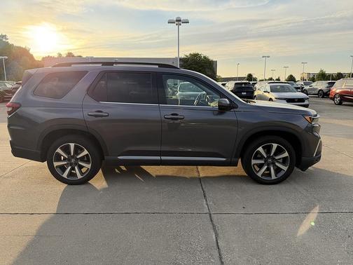 Modern Steel Metallic 2023 Honda Pilot AWD Elite