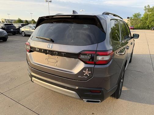 Modern Steel Metallic 2023 Honda Pilot AWD Elite