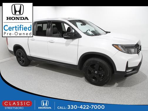 Platinum White Pearl 2023 Honda Ridgeline Black