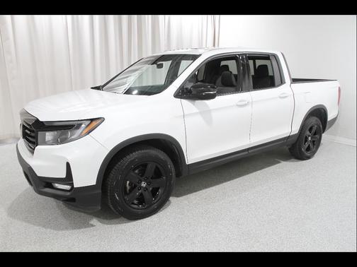 Platinum White Pearl 2023 Honda Ridgeline Black