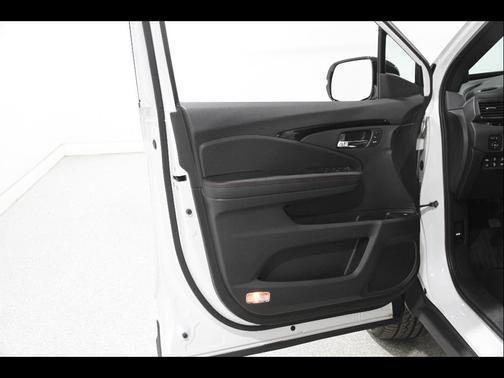 Platinum White Pearl 2023 Honda Ridgeline Black