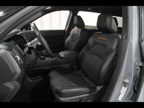 Solid Gray/Super Black 2025 Nissan Pathfinder Rock Creek 4WD