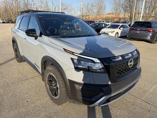 Solid Gray/Super Black 2025 Nissan Pathfinder Rock Creek 4WD