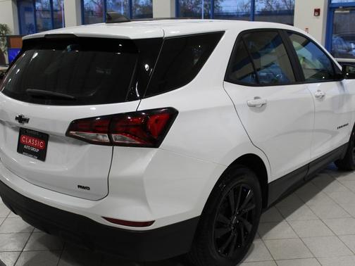 2023 Chevrolet Equinox LS