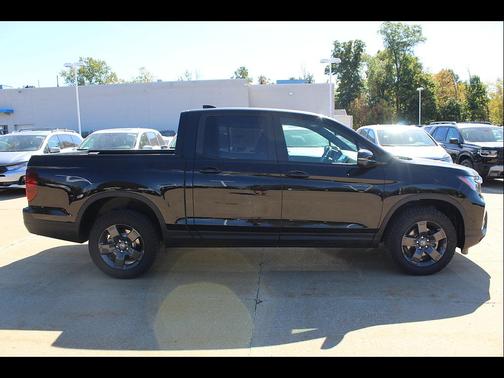 Crystal Black Pearl 2026 Honda Ridgeline TrailSport