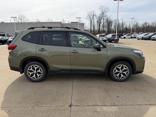 Jasper Green Metallic 2019 Subaru Forester Premium