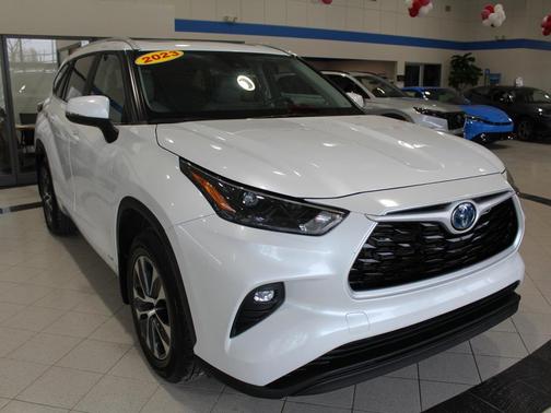 2023 Toyota Highlander Hybrid XLE