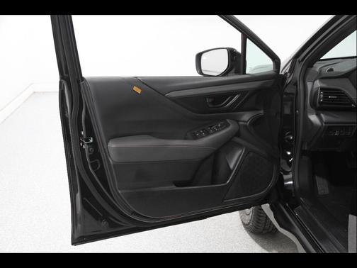 Crystal Black Silica 2023 Subaru Outback Wilderness