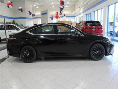 2024 Lexus ES 300h Ultra Luxury