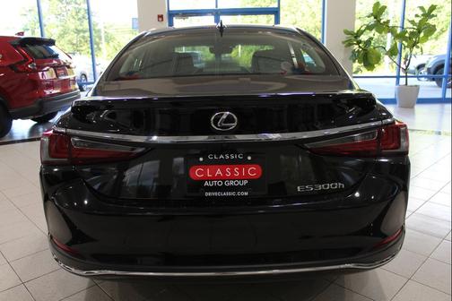 2024 Lexus ES 300h Ultra Luxury