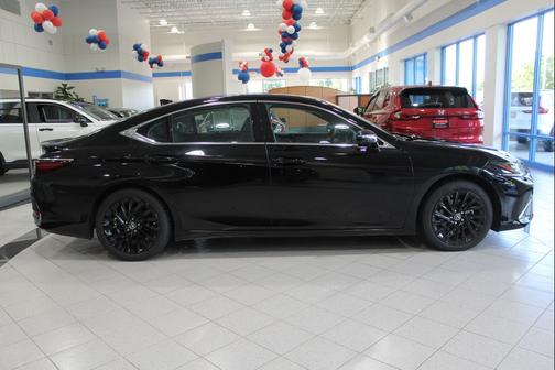 2024 Lexus ES 300h Ultra Luxury