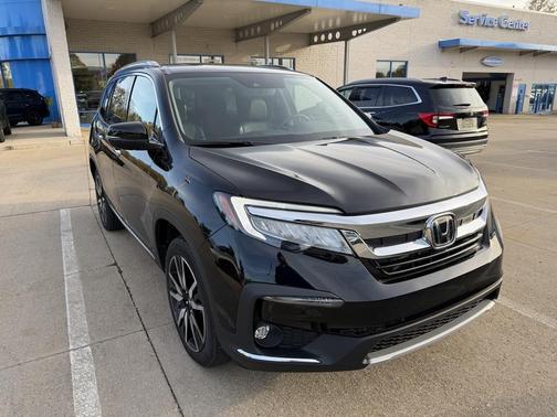 2022 Honda Pilot Touring 8-Passenger