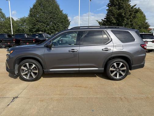 Modern Steel Metallic 2024 Honda Pilot Elite