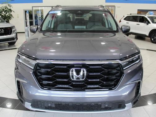 2024 Honda Pilot Touring 8-Passenger