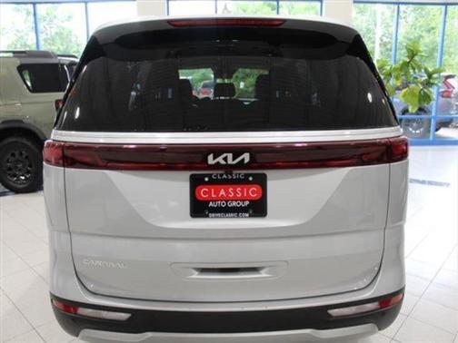 2023 Kia Carnival LX