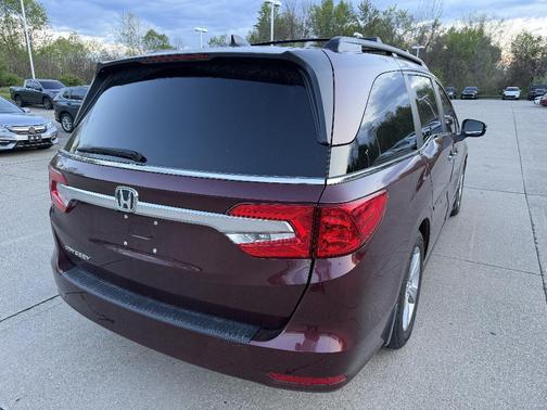 Deep Scarlet Pearl 2020 Honda Odyssey EX-L