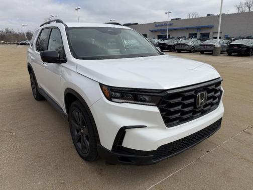 2023 Honda Pilot AWD Sport