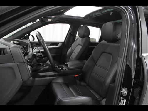 Chromite Black Metallic 2024 Porsche Cayenne Cayenne