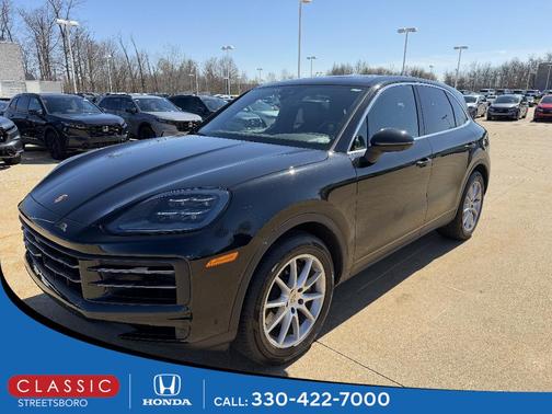 Chromite Black Metallic 2024 Porsche Cayenne Cayenne