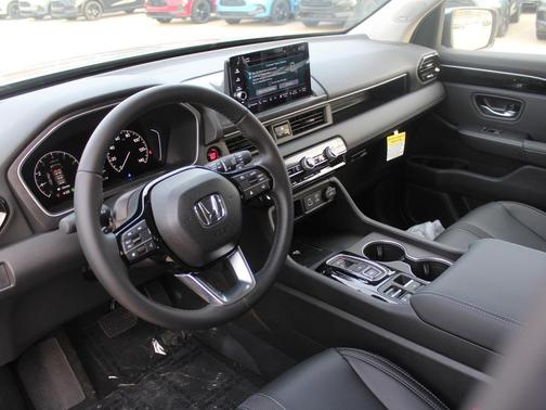 2025 Honda Pilot Touring 8-Passenger
