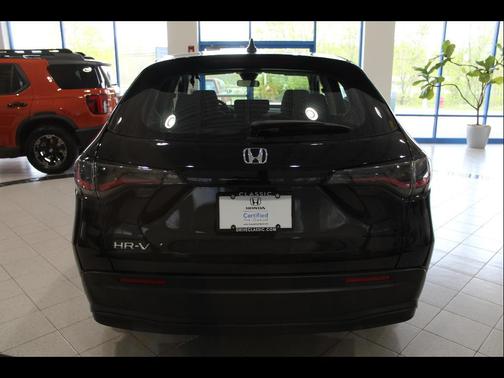 Crystal Black Pearl 2024 Honda HR-V LX