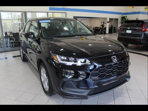Crystal Black Pearl 2024 Honda HR-V LX