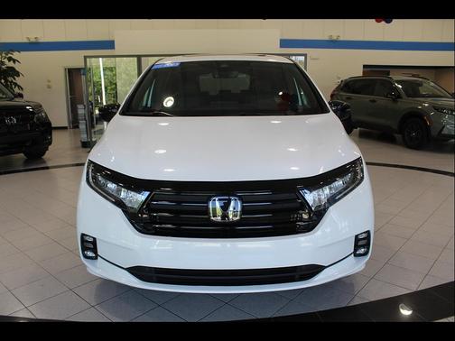 Platinum White Pearl 2023 Honda Odyssey Sport
