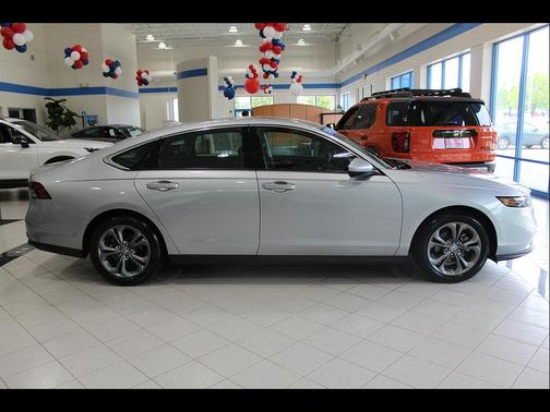 Lunar Silver Metallic 2023 Honda Accord EX