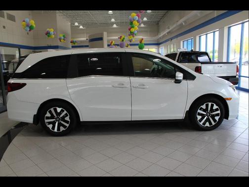 Platinum White Pearl 2025 Honda Odyssey EX-L